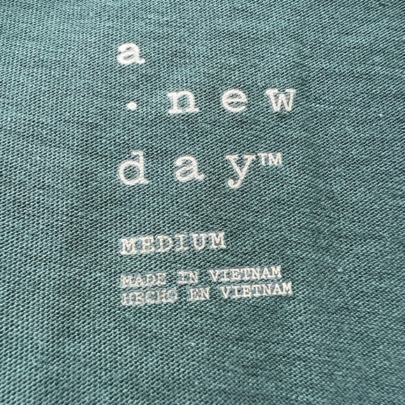 A NEW DAY BASIC EMERALD TEE - Picture 3 of 3